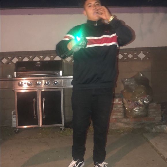 Profile Picture of Joshua Ochoa (@jossh32) on Poshmark