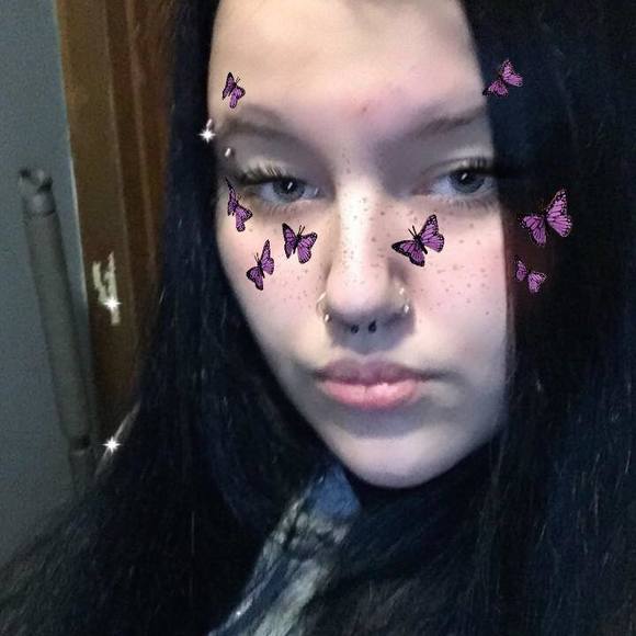 Profile Picture of Haley Avanzato (@haleyavanzato) on Poshmark