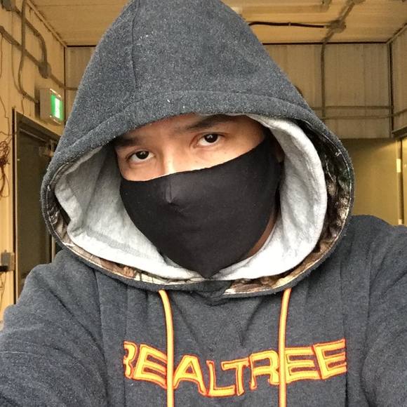 Profile Picture of Paul Yellowback (@pyellowback) on Poshmark