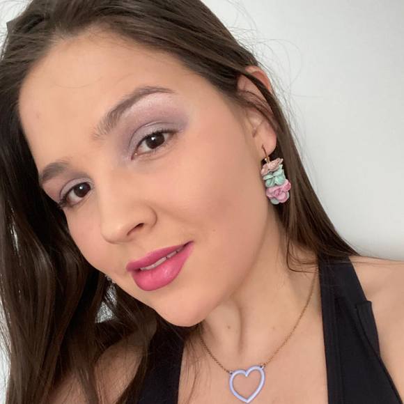 Profile Picture of Ivanilda Souza (@ivanildatof2011) on Poshmark