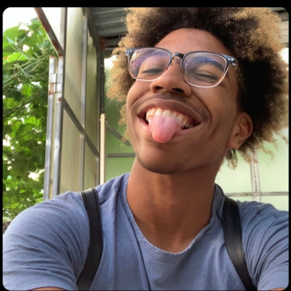 Profile Picture of Andre Rose (@andrerose273) on Poshmark