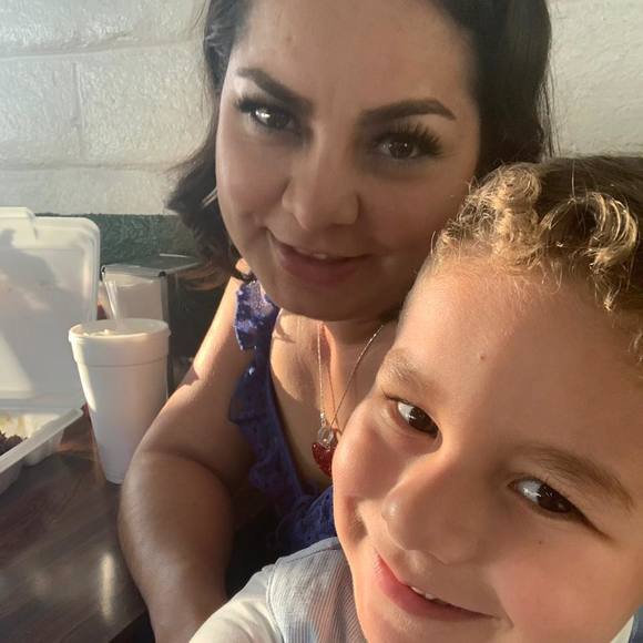 Profile Picture of Cristal Gutierrez silva (@amorcristi21) on Poshmark