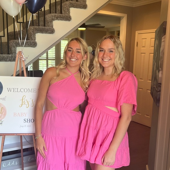 Profile Picture of Maddy & grace Bryan (@maddogonalog) on Poshmark