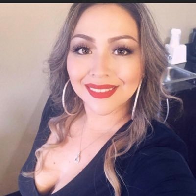 Profile Picture of Elizabeth Fonseca (@lizzy2321) on Twitter