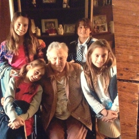 Profile Picture of Samantha Rowley (@samanthar11107) on Poshmark