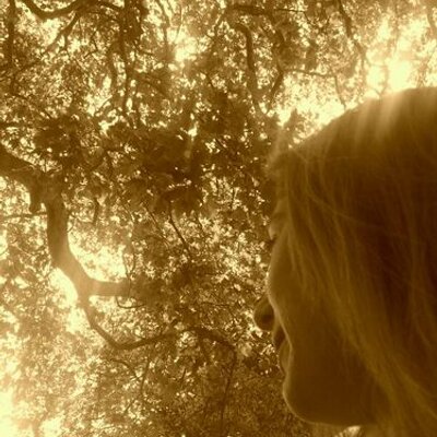 Profile Picture of Helen Cowley (@helenlucy94) on Twitter