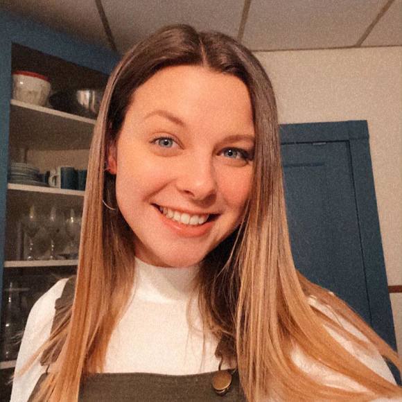 Profile Picture of Katie Shaak (@katieshaak) on Poshmark