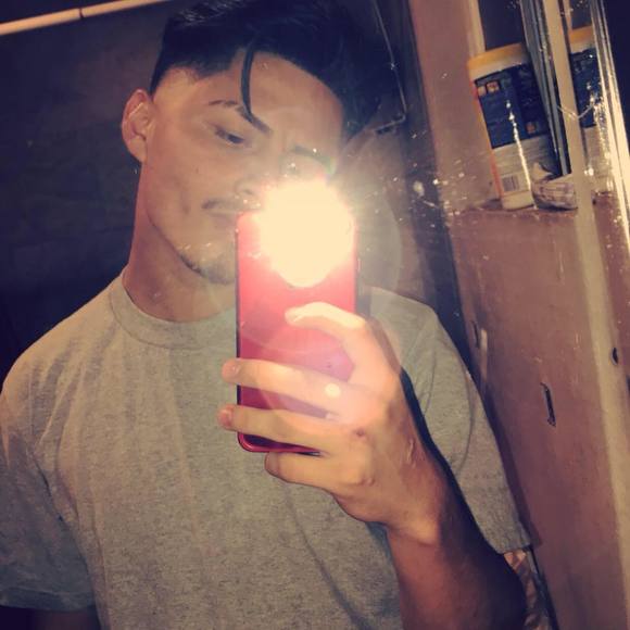 Profile Picture of Steven Applemaker (@applemaker) on Poshmark