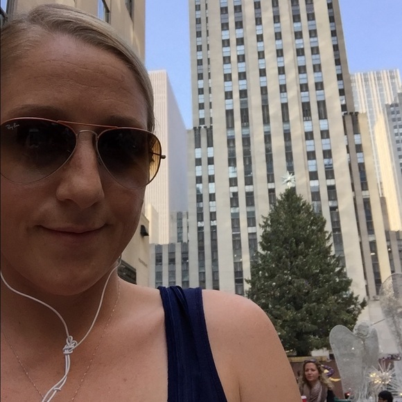 Kate Bogusch - Poshmark Profile Picture of Kate Bogusch (@katejaray) on Poshmark