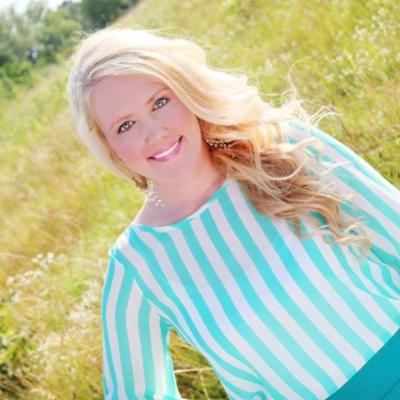 Profile Picture of Christy Steele (@ChristyNoel5) on Twitter