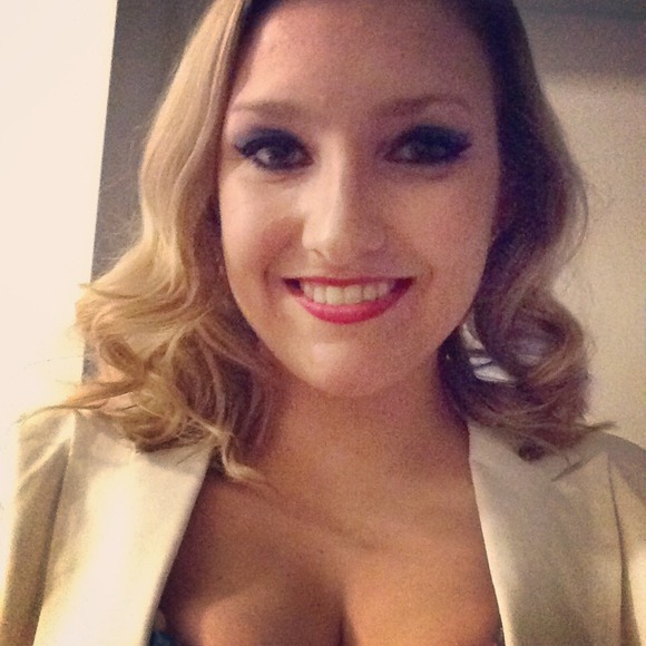 Profile Picture of Jaimie Pistorius (@jlp915) on Poshmark