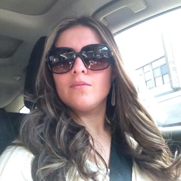 Profile Picture of Diana Castro (@poshprincess21) on Poshmark