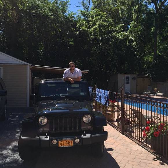 Profile Picture of Bobby Thomatos (@aek2005) on Poshmark