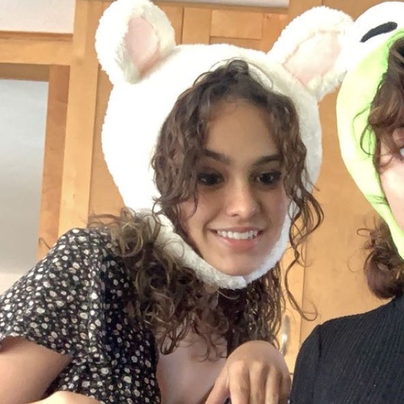 Profile Picture of Paris Holman (@parissholman) on Poshmark