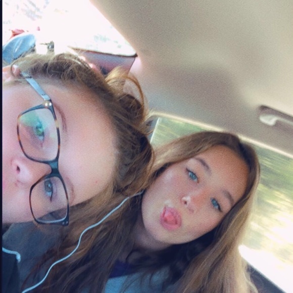 Profile Picture of Jessica Parsons (@jepa2997) on Poshmark