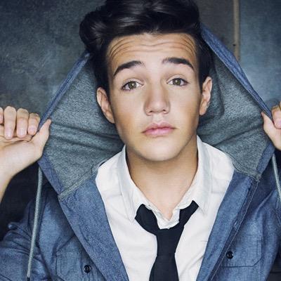Profile Picture of Aaron Carpenter BR (@TeamAaronCarpBR) on Twitter