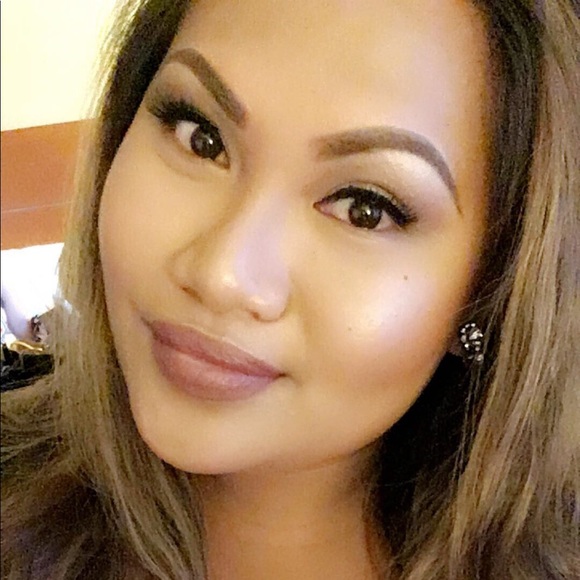 Profile Picture of Jerolyn Laberinto (@jerolynl) on Poshmark