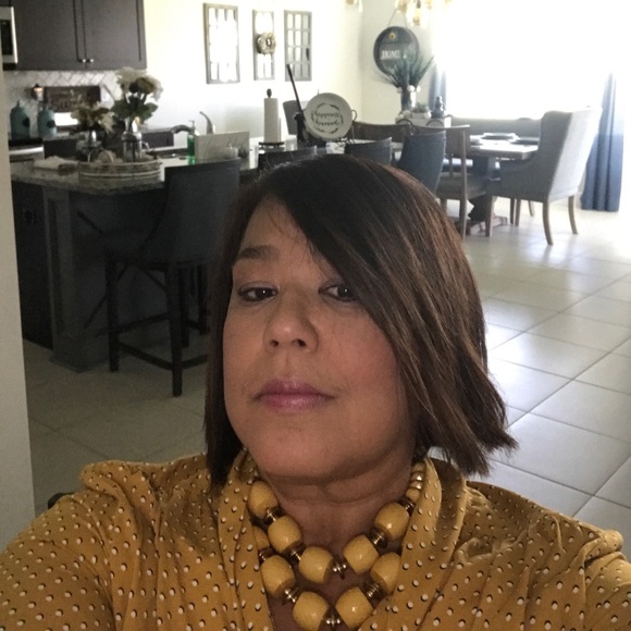 Profile Picture of Jackeline Miranda (@jaelinek11) on Poshmark