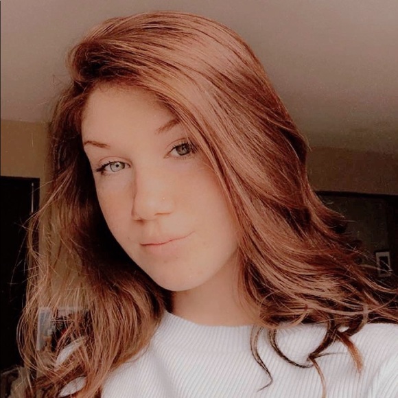 Profile Picture of Lacey Neeld (@laceyneeld) on Poshmark