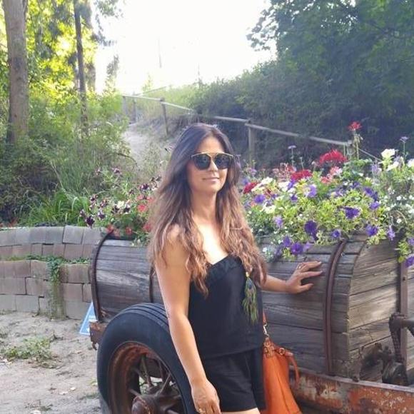 Profile Picture of Susan Nadem (@rosenick1) on Poshmark