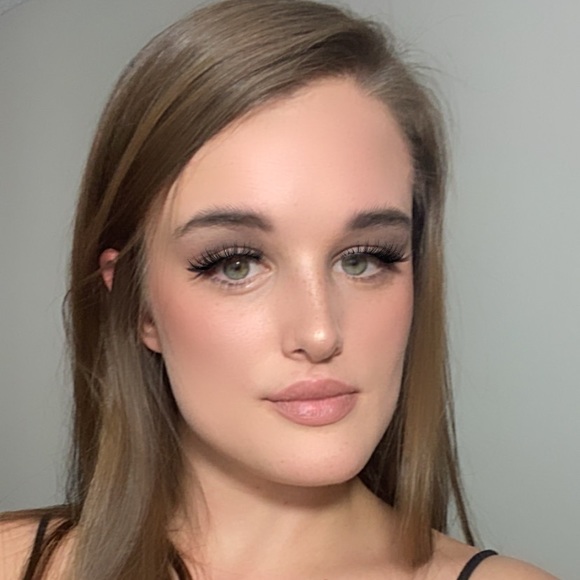 Profile Picture of Daisy Haiar (@daisyhaiar) on Poshmark