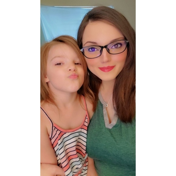 Markenna Heston - Poshmark Profile Picture of Markenna Heston (@mheston123) on Poshmark