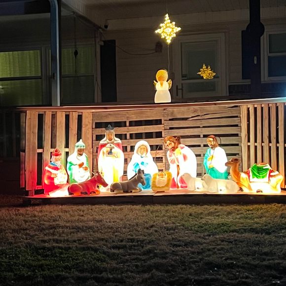 Profile Picture of Andrew Gregory (@drandruw823) on Poshmark