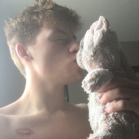 Profile Picture of Cooper Smith (@imcooprr) on Poshmark