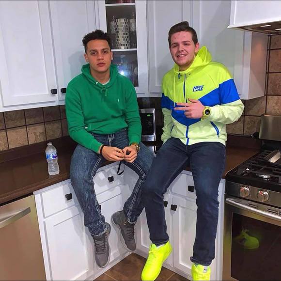 Profile Picture of Tyler Ison (@tylerison83) on Poshmark