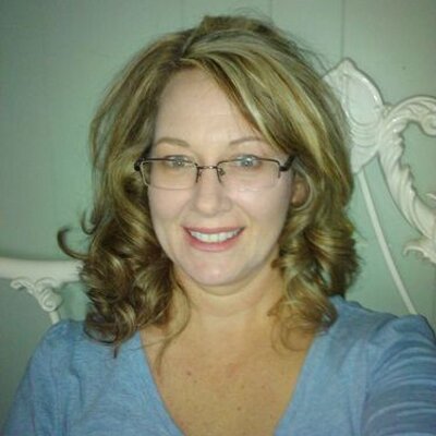 Profile Picture of Lori Corbett (@lorianncorbett) on Twitter