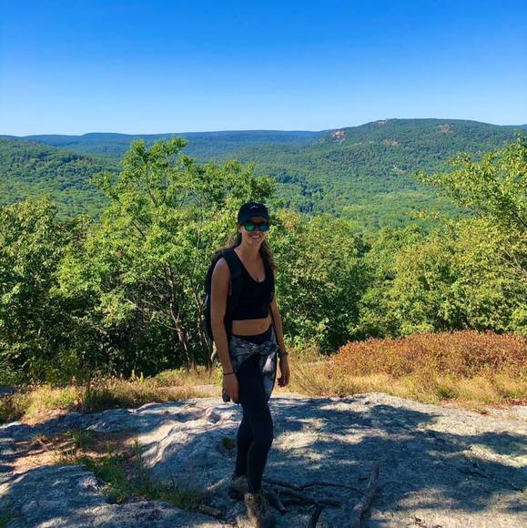 Profile Picture of Victoria Rose (@victoria020488) on Poshmark