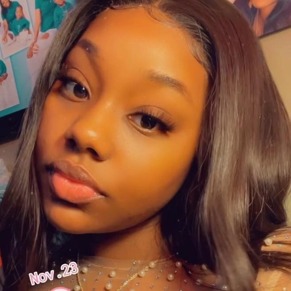 Profile Picture of Sheantavia Pettis (@sheany123) on Poshmark