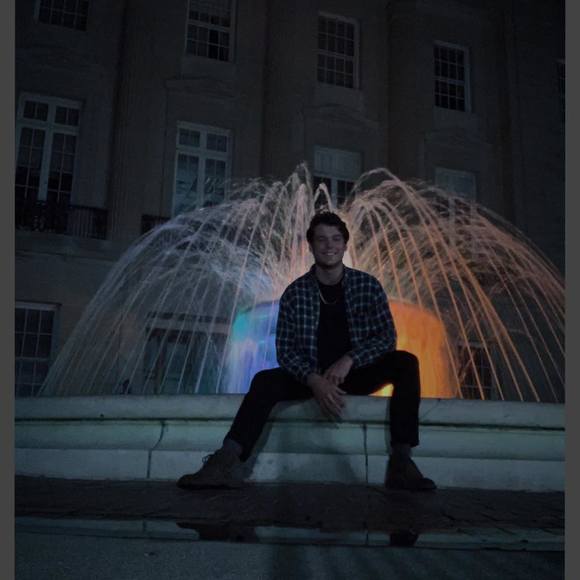 Profile Picture of Seth Reid (@sethreid) on Poshmark