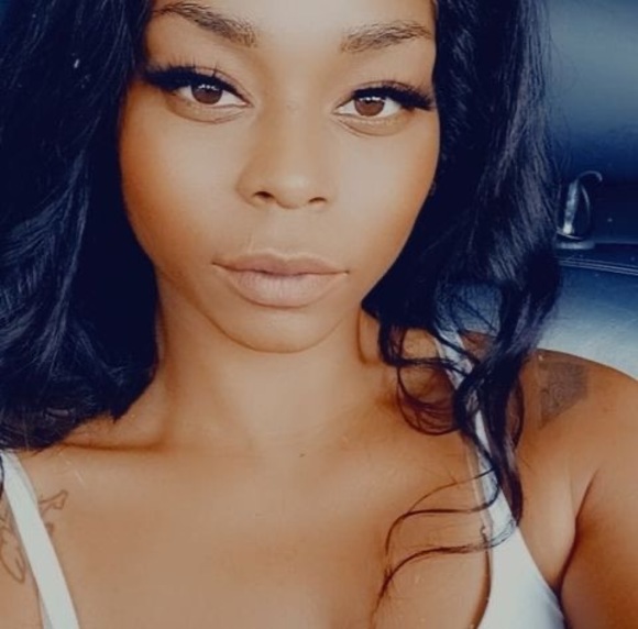 Crystal Welsh - Poshmark Profile Picture of Crystal Welsh (@crystalwelsh542) on Poshmark