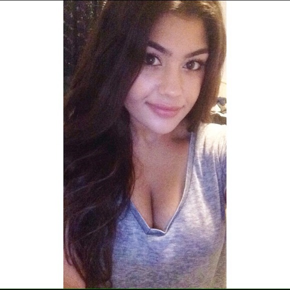 Profile Picture of Triena Aghajanian (@trienaaa) on Poshmark