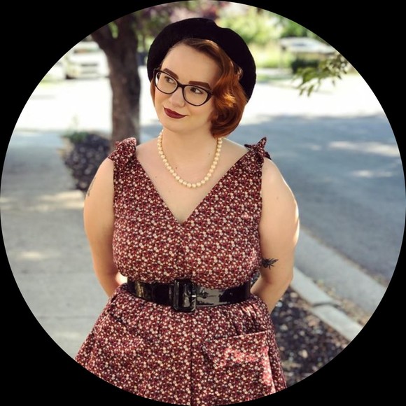 Profile Picture of Rebecca Springer (@pixiehulk) on Poshmark