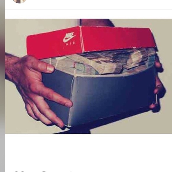 Profile Picture of Robert Duffie (@elbambinno) on Poshmark