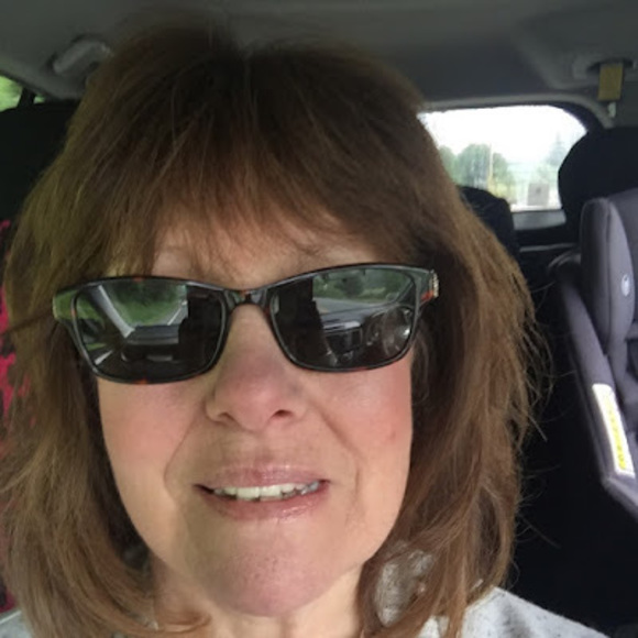 Dana Peeters - Poshmark Profile Picture of Dana Peeters (@dpeeters257) on Poshmark