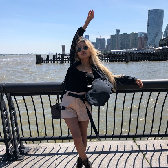 Profile Picture of Ainur Bereketova (@aiza92) on Poshmark