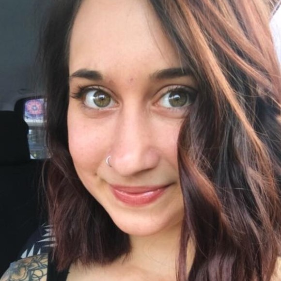 Lucia Kilday - Poshmark Profile Picture of Lucia Kilday (@lucypage) on Poshmark