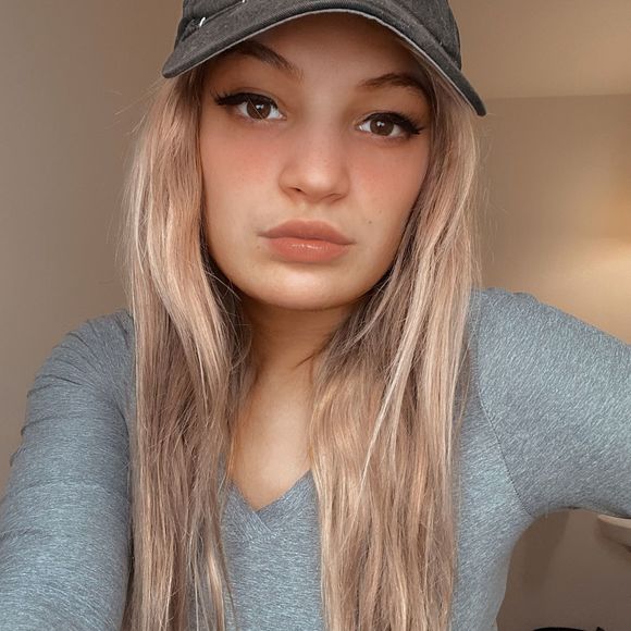 Profile Picture of Kimmy Davidson (@kimmydavidson) on Poshmark