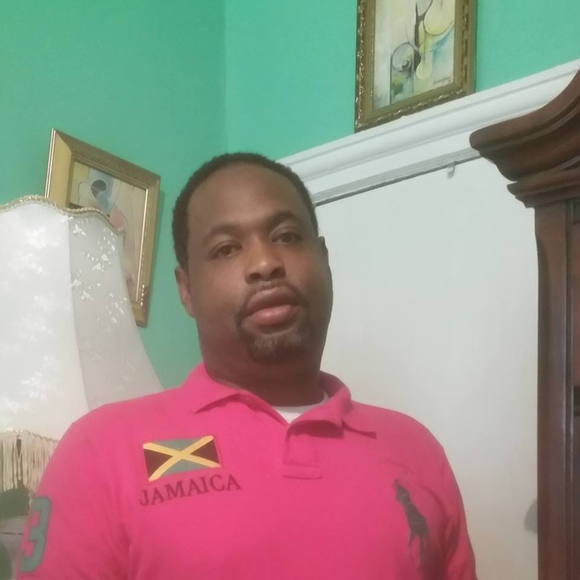 Profile Picture of Carl Pinnock (@cacartoon36) on Poshmark