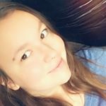 Profile Picture of Olivia Hinton (@oliviahintonart) on Instagram