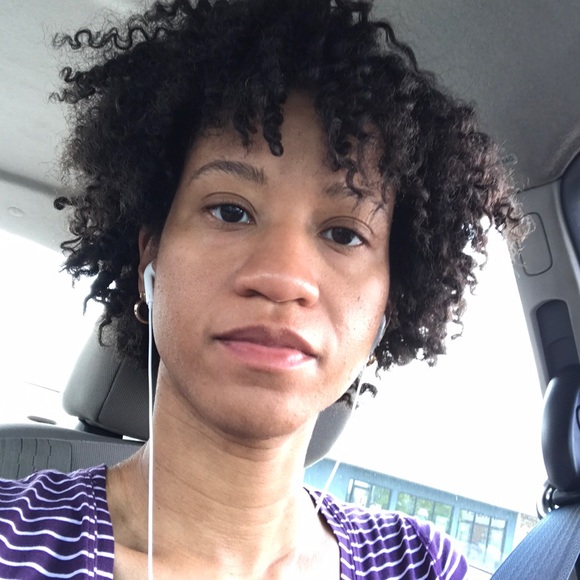 Profile Picture of Sharena Chears (@schears1) on Poshmark