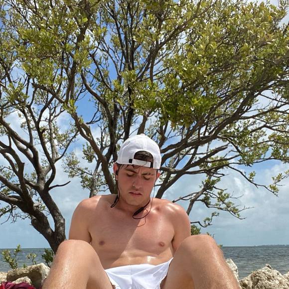 Profile Picture of Carlos Botero (@carlosbotero456) on Poshmark