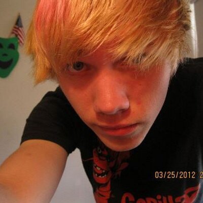 Profile Picture of Josh Hollingshead (@SCREAMSDEMON) on Twitter