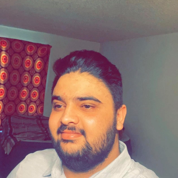 Profile Picture of Simran Chattha (@chatthas078) on Poshmark