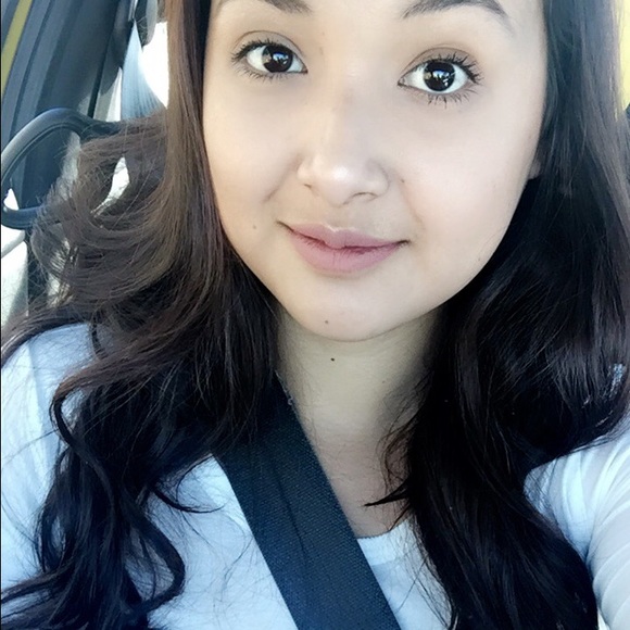 Profile Picture of Pamela Alvarez (@pame1216) on Poshmark