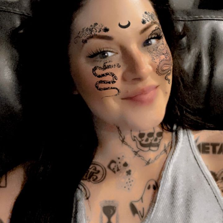 Profile Picture of Andrea (@andreasavoie_) on Tiktok