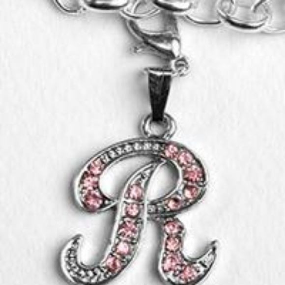 Profile Picture of Robyn Kuznik (@rkuznik19) on Poshmark